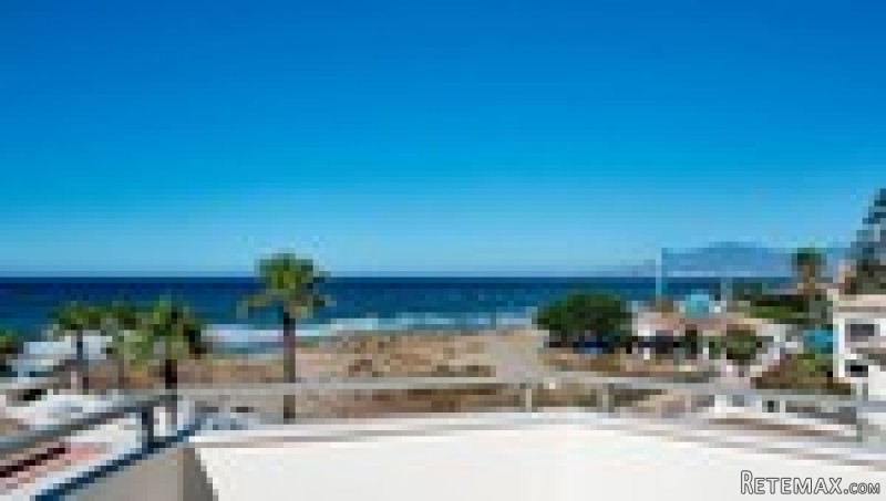 4 Bedrooms - Villa - Malaga - For Sale