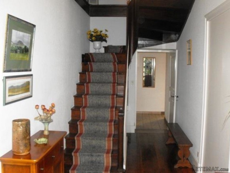 Large Townhouse With Attached Barn - 2