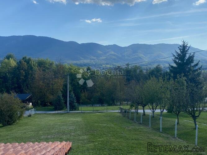 Renovirana kuća s panoramskim pogledom na Ivančicu