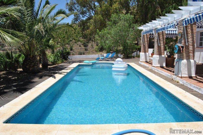 Villa for Sale in Sayalonga 465.000.. - 2
