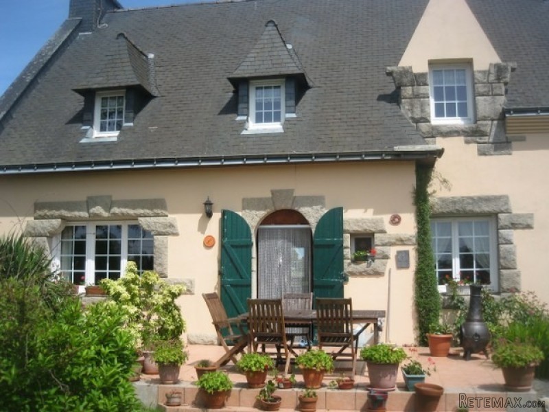 Detached, countryside, traditional..