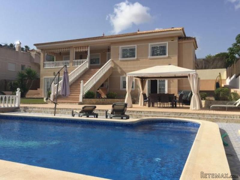 Almoradi 6 Beds 5 Baths villa