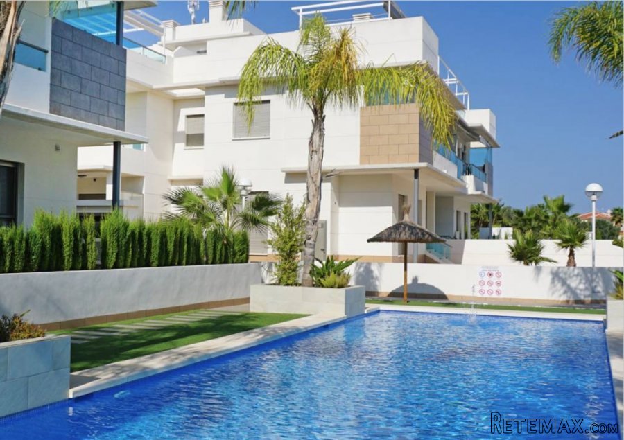 Beautiful brand new ground floor apartment in a new luxury..