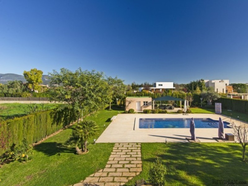 Magnificent Villa Just 10 Minutes From.. - 2