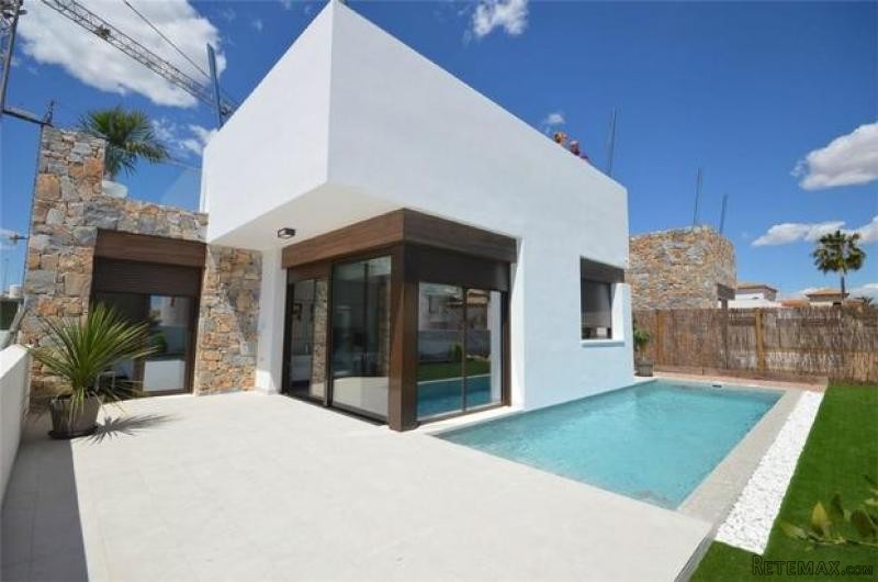 2 bedroom detached house for sale