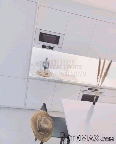 Prekrasan dizajnerski opremljen apartman s bazenom! - 11
