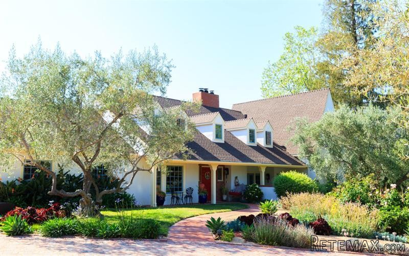 4 bedroom House For Sale: 3165..