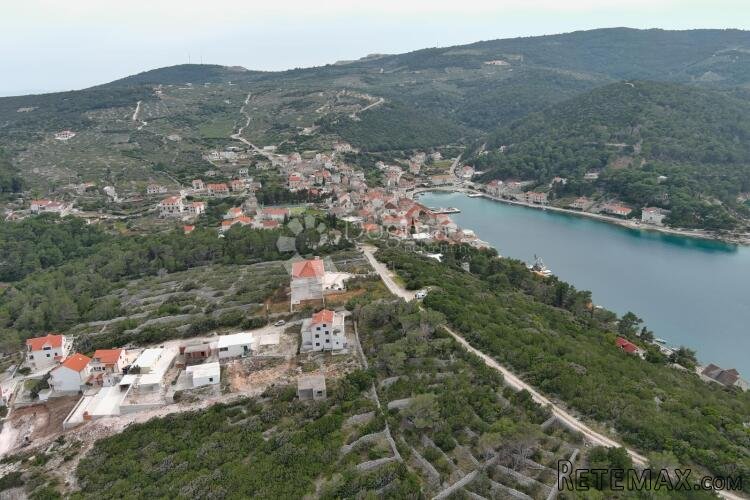 Atraktivno građevinsko zemljište Povlja - 2