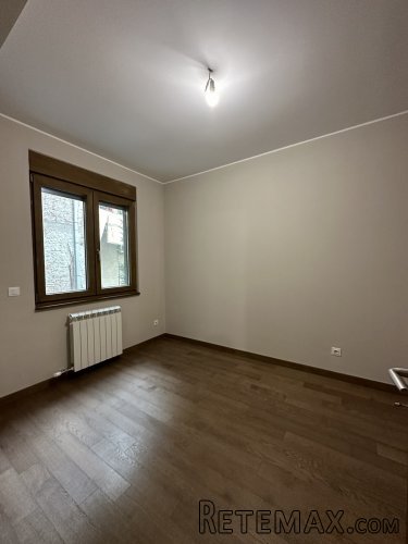 LUX 2.5-soban stan Vukov Spomenik - 13