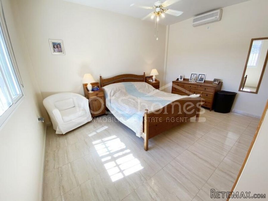 NEW & EXCLUSIVE LISTING TO VOSS HOMES - An impressively.. - 14