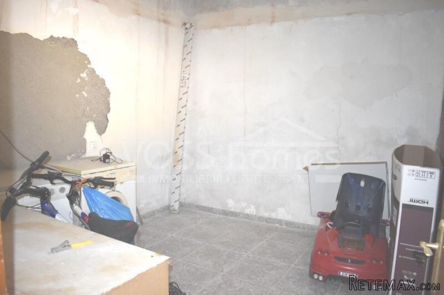 A 4 bedroom, 1 bathroom village house of 160m2 with garage.. - 15