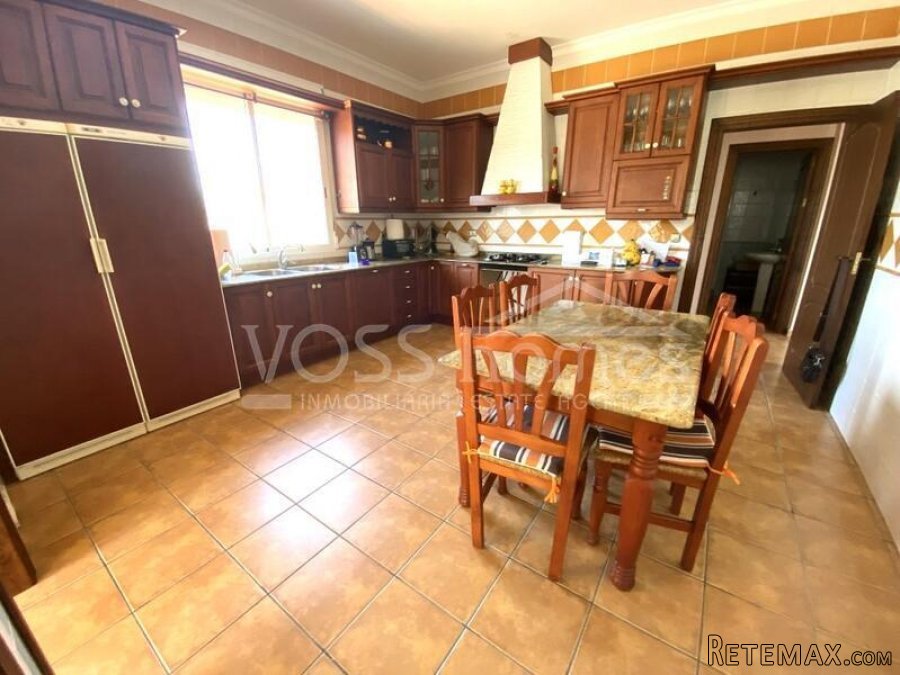 A beautifully large and spacious, light and airey quality.. - 15