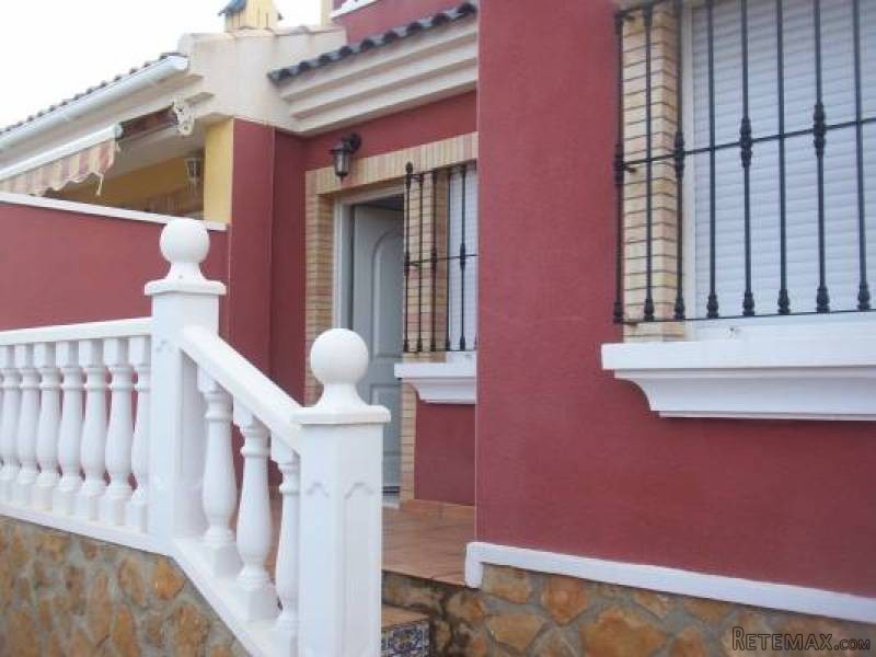 3 Bedroom 2 Bathroom Townhouse In.. - 2
