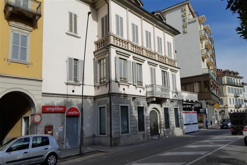 Apartment For Sale: Intra, Verbania..