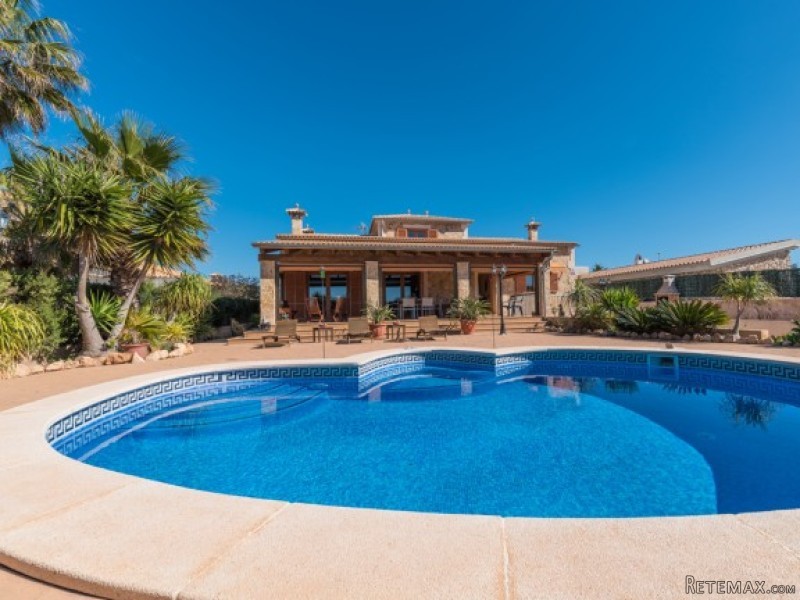Natural Stone Villa In Second Sea Line..