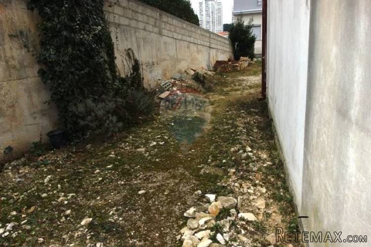 ROH BAU STAN 300 m OD PLAŽE