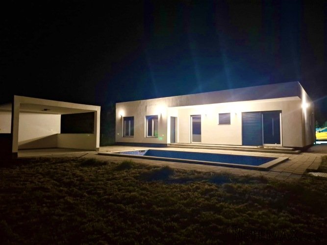 Raritet u ponudi: nova vila s bazenom - 2
