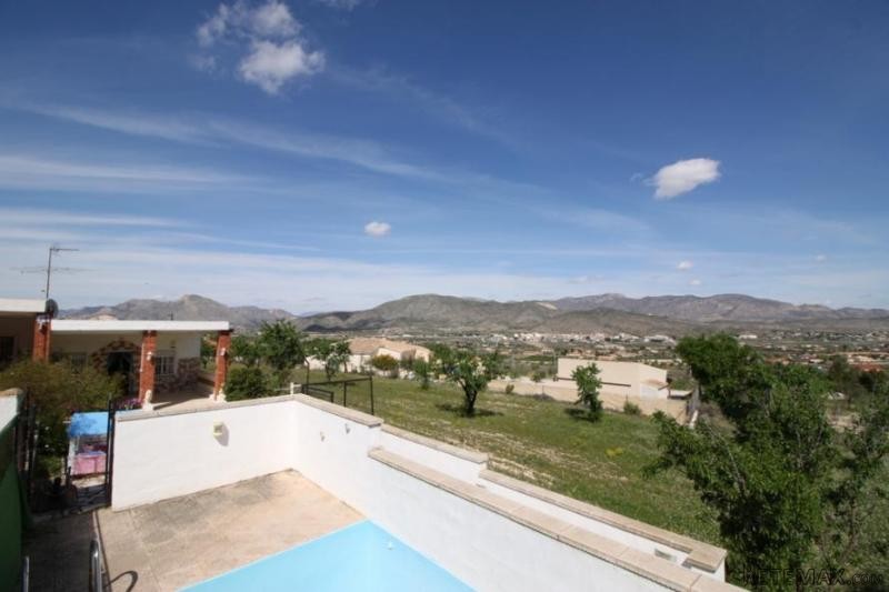 3bed 2bath, pool & guest apartment -..