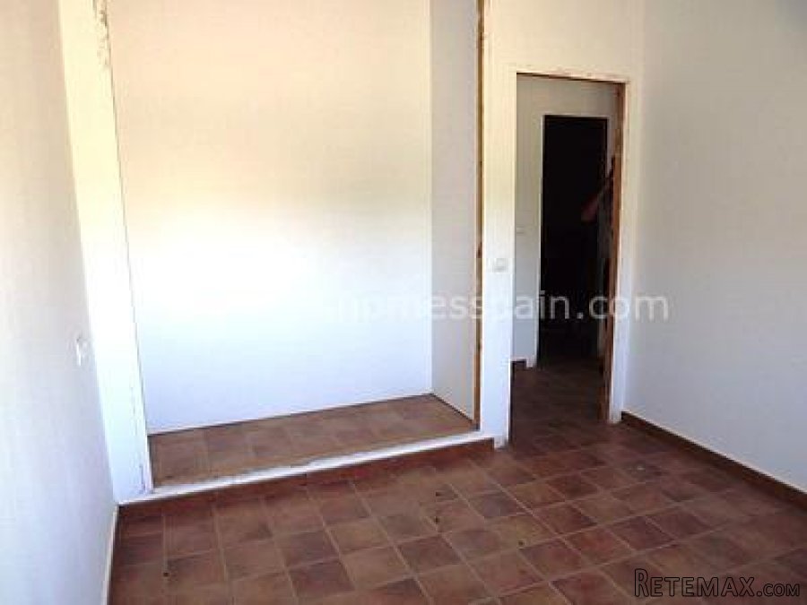 A Large 120m2 plus,country house currently with 4 bedrooms.. - 5