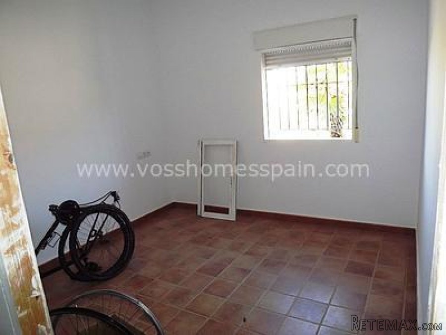A Large 120m2 plus,country house currently with 4 bedrooms.. - 7