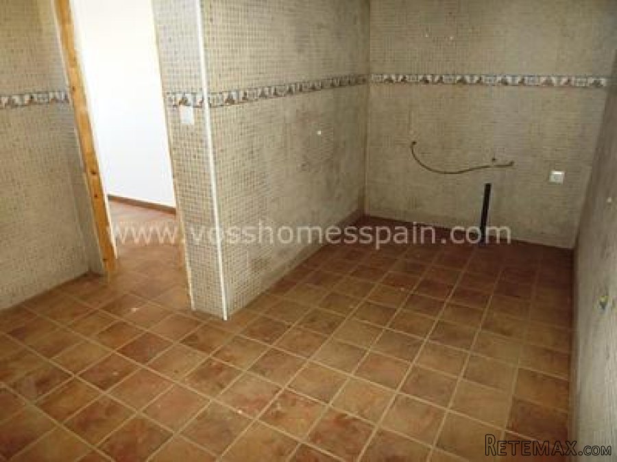 A Large 120m2 plus,country house currently with 4 bedrooms.. - 9