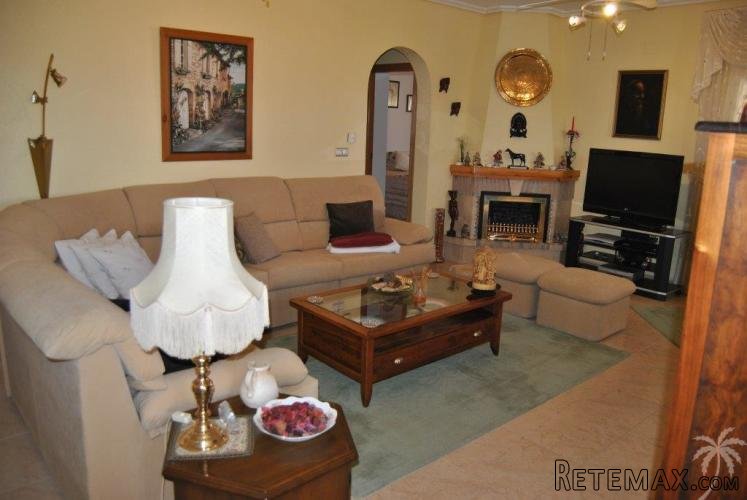Located in a luxurious villa area, we have this outstanding.. - 2