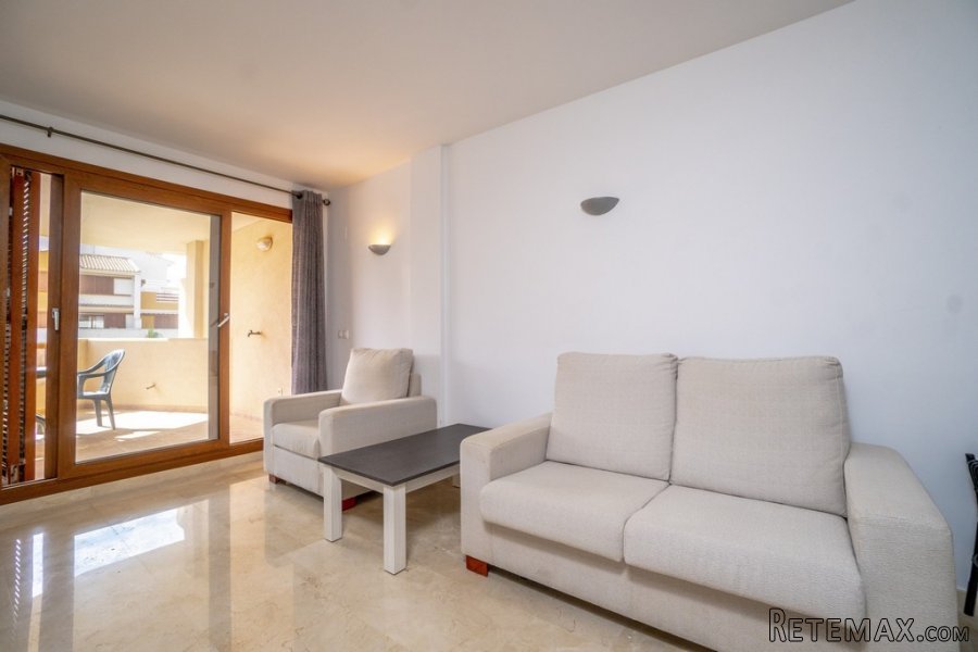 Modern 3rd floor flat with views of the communal garden.. - 3