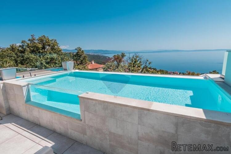 OPATIJA, Kuća sa krovnim bazenom - 4