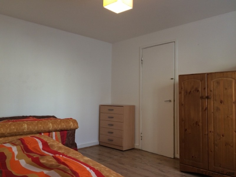 Room share for women, Zone 1, Tower Hill - 2