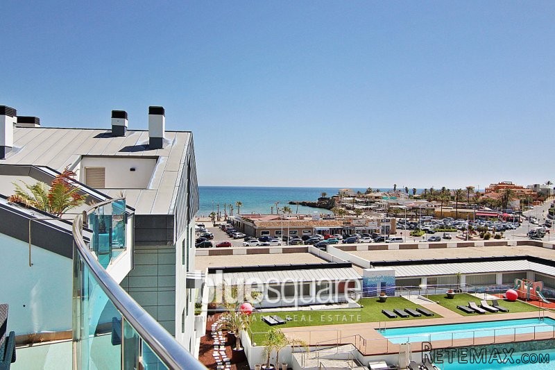 Luxury 4-bedroom Atico duplex with sea..