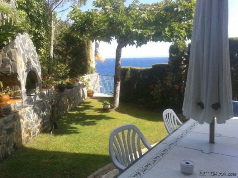 Exclusive Apartment With Garden And Sea..