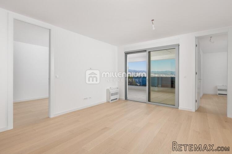 Opatija, vrhunska novogradnja, 95.96m2, 2s+db, bazen..