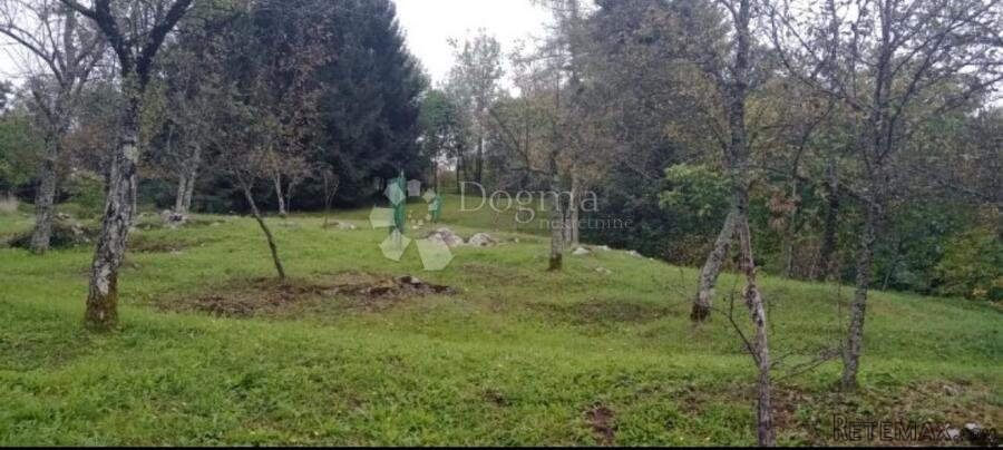 Zanimljivo zemljište s potencijalom u Osojniku