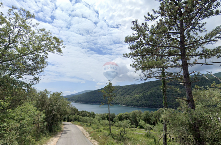 ISTRA, DUGA LUKA - Zemljište 759 m2 na moru