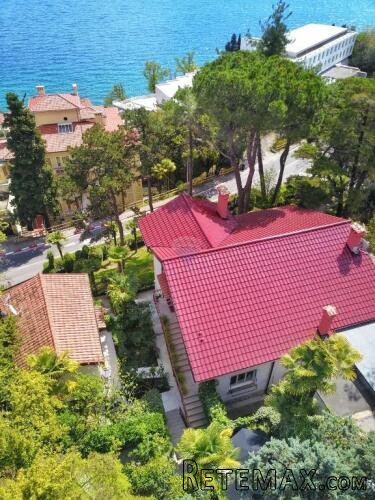 OPATIJA- etaža vile + studio apartman sa okućnicom, garažom