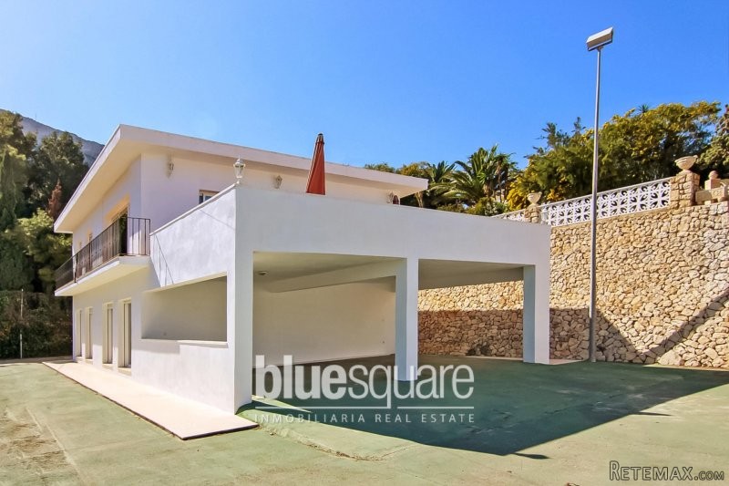 Modern villa with 4 spacious bedrooms