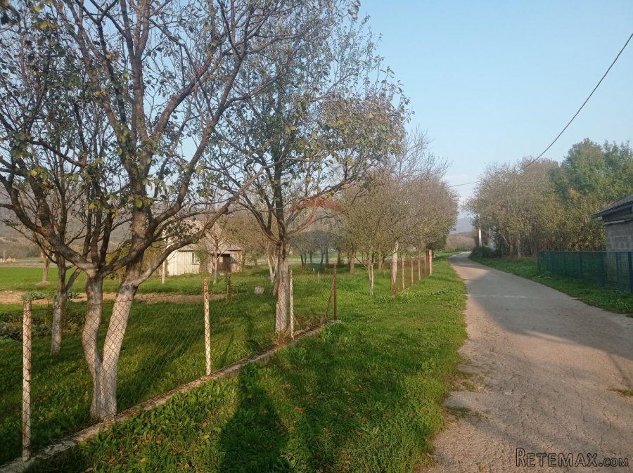Lika,Otočac,stara kuća sa okućnicom 7650 m2 - 3