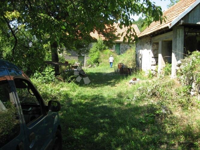 SEOSKO IMANJE U LICI