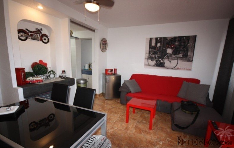 This apartment with 2 bedrooms on ground floor level has an.. - 3