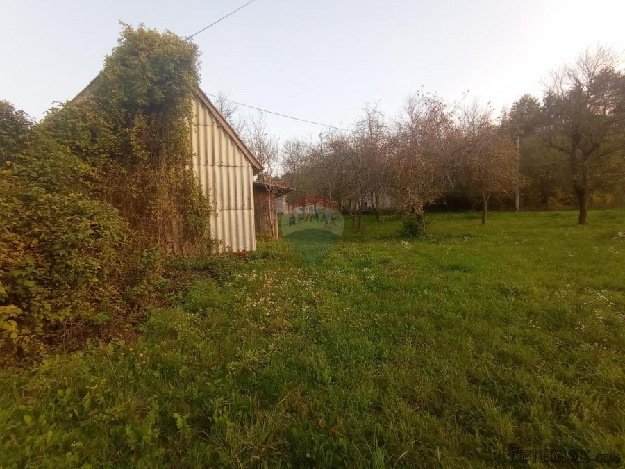 Lika,Otočac,stara kuća sa okućnicom 7650 m2 - 4