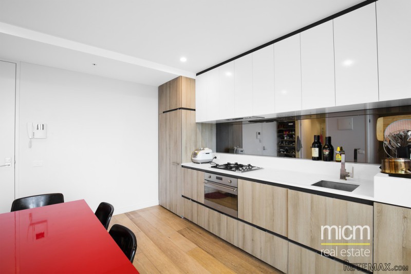 Dazzling Habitat Abode Shines Bright - 2