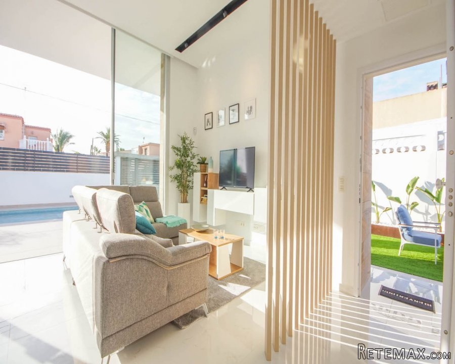 Fantastic villa in urbanization Torreta Florida..