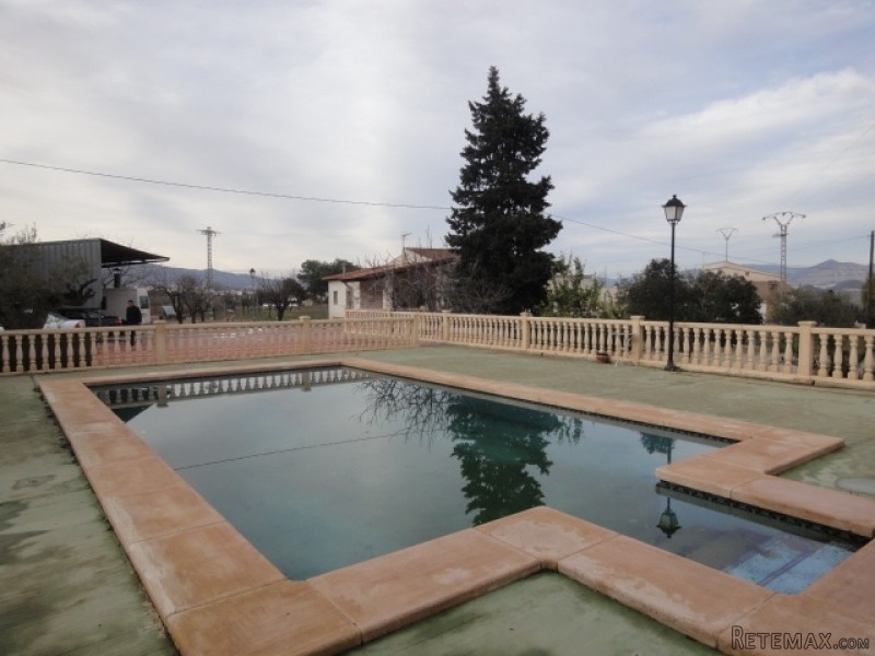 4 Bedrooms - Villa - Alicante - For Sale