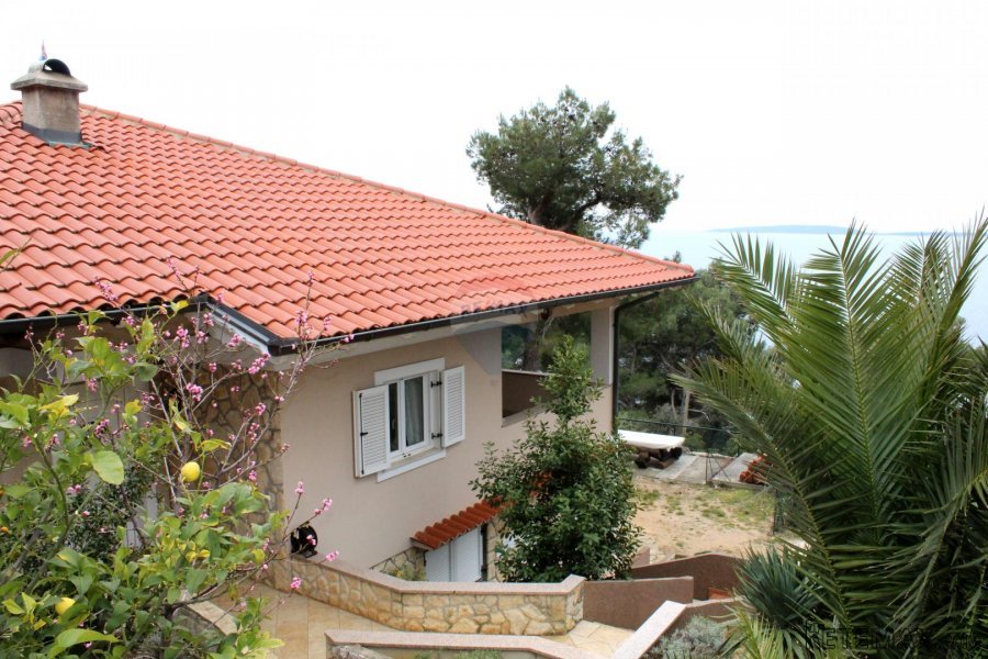 OTOK CRES, MARTINŠĆICA - OBITELJSKA KUĆA, PARKING, POGLED