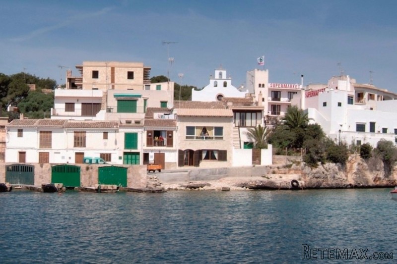 Porto Petro, first Line.