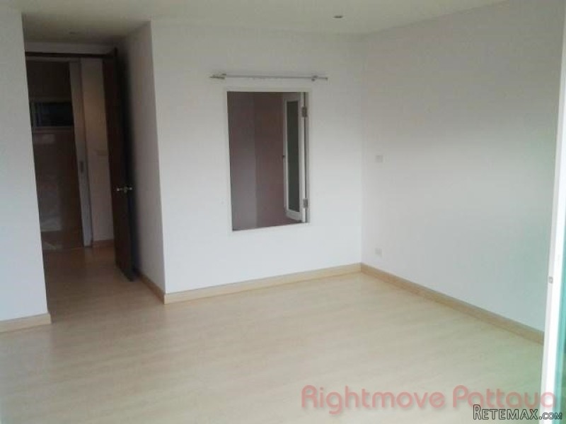 1 Bedroom Condo for sale in Pratumnak -.. - 2