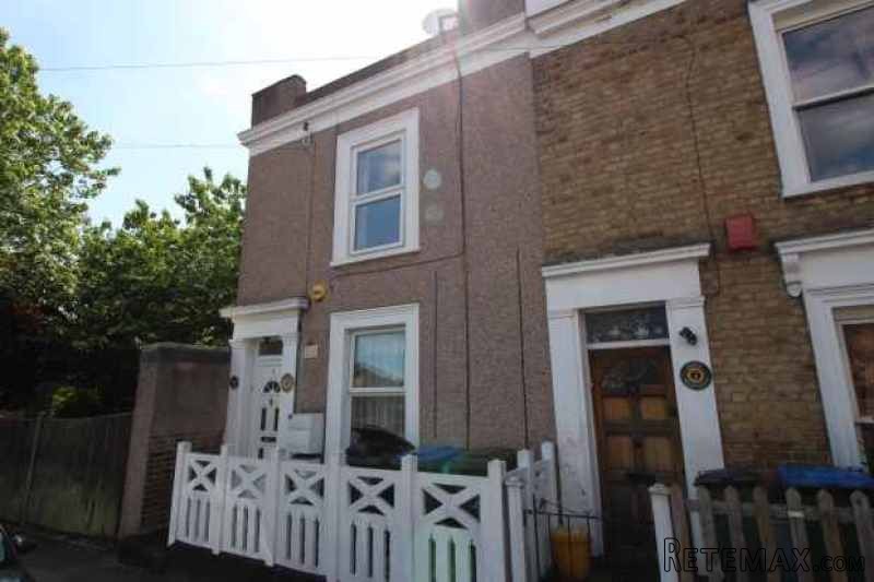 2 bedroom, Flat house for sale