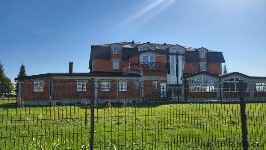 Hotel roh-bau s građevinskim zemljištem 8015 m2 - 2