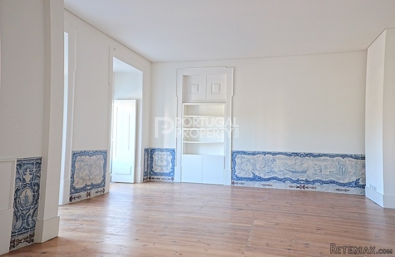Renovated Character Apartment in Lisbon - 2