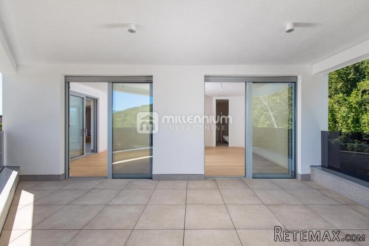 Opatija, novogradnja, 261.39m2, parking u garaži, pet..